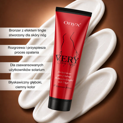 Onyx Very Sexy Legs na tle białej konsystencji balsamu. Grafika prezentuje bronzer z efektem tingle do skóry nóg, przeznaczony dla zaawansowanych użytkowników solarium.
